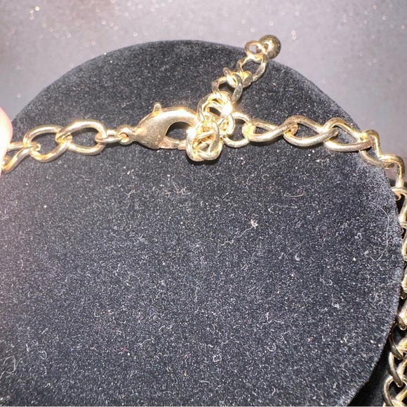 Women’s green statement necklace - Picture 2 of 4